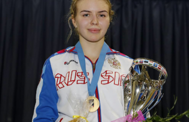 Ростовская спортсменка завоевала золото на юниорском Кубке мира по фехтованию